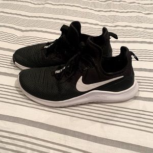 Nike Free TR8 training shoes size 10